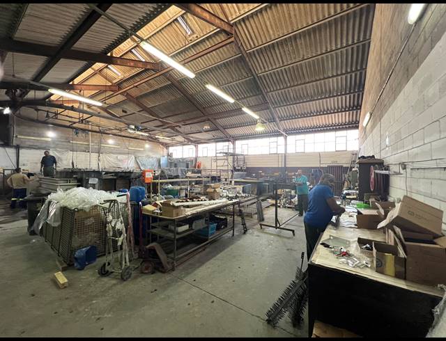 1,400M² WAREHOUSE FOR SALE IN BLACKHEATH INDUSTRIAL